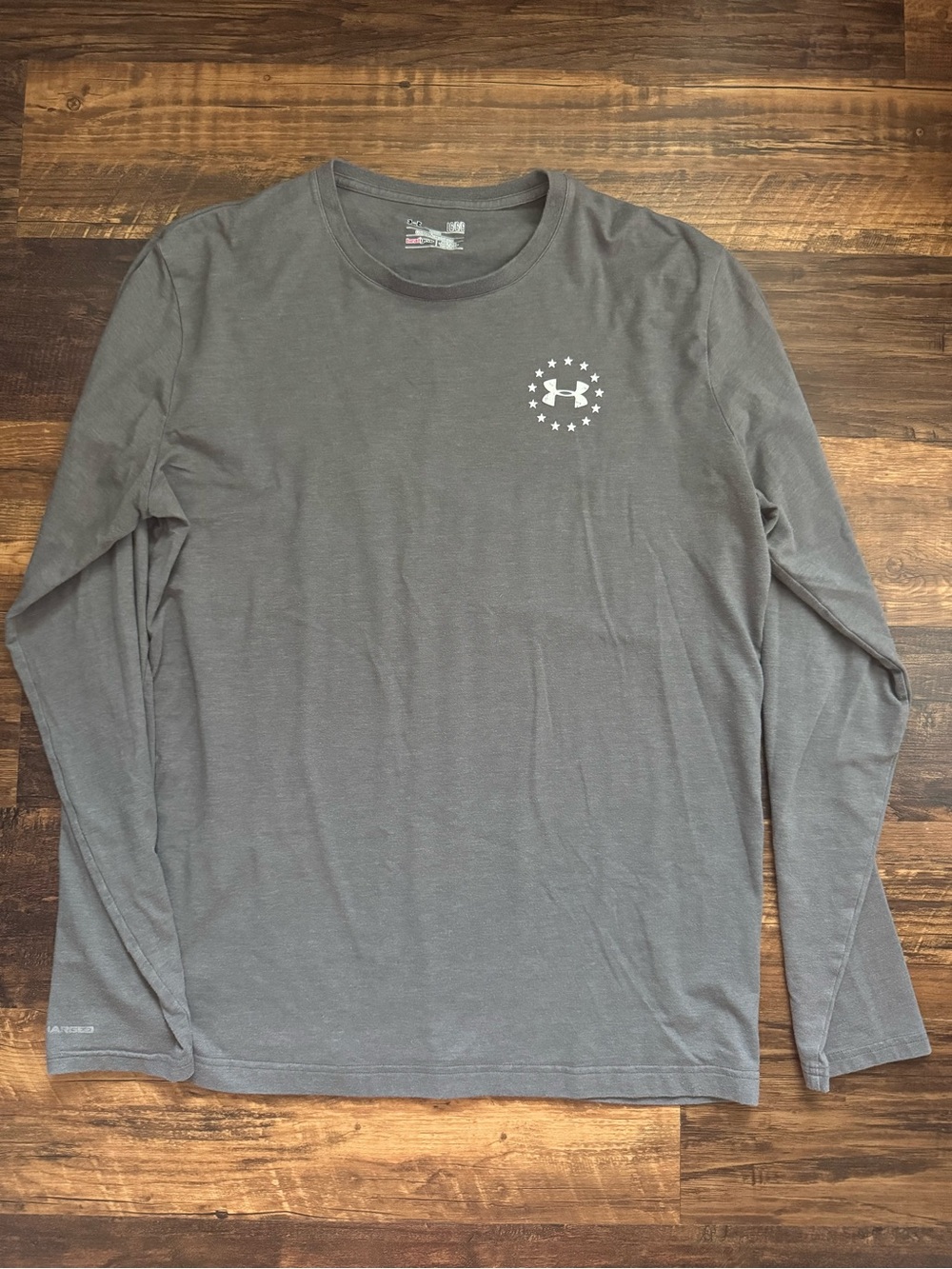 Under Armour Men’s Long Sleeve Crew Shirt - Charcoal Gray White Freedom VGUC